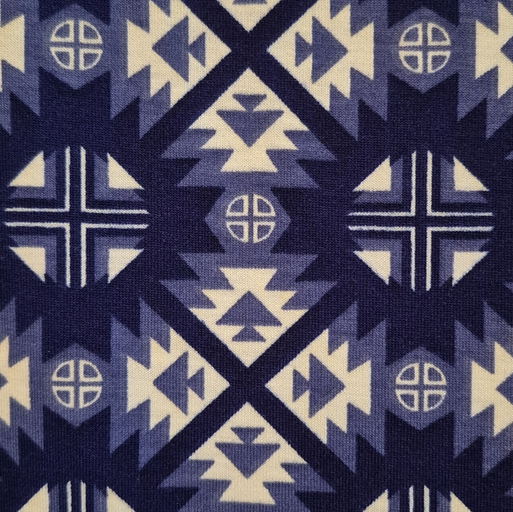 LulaRoe Classic T Geometric Print Top - Picture 2 of 4